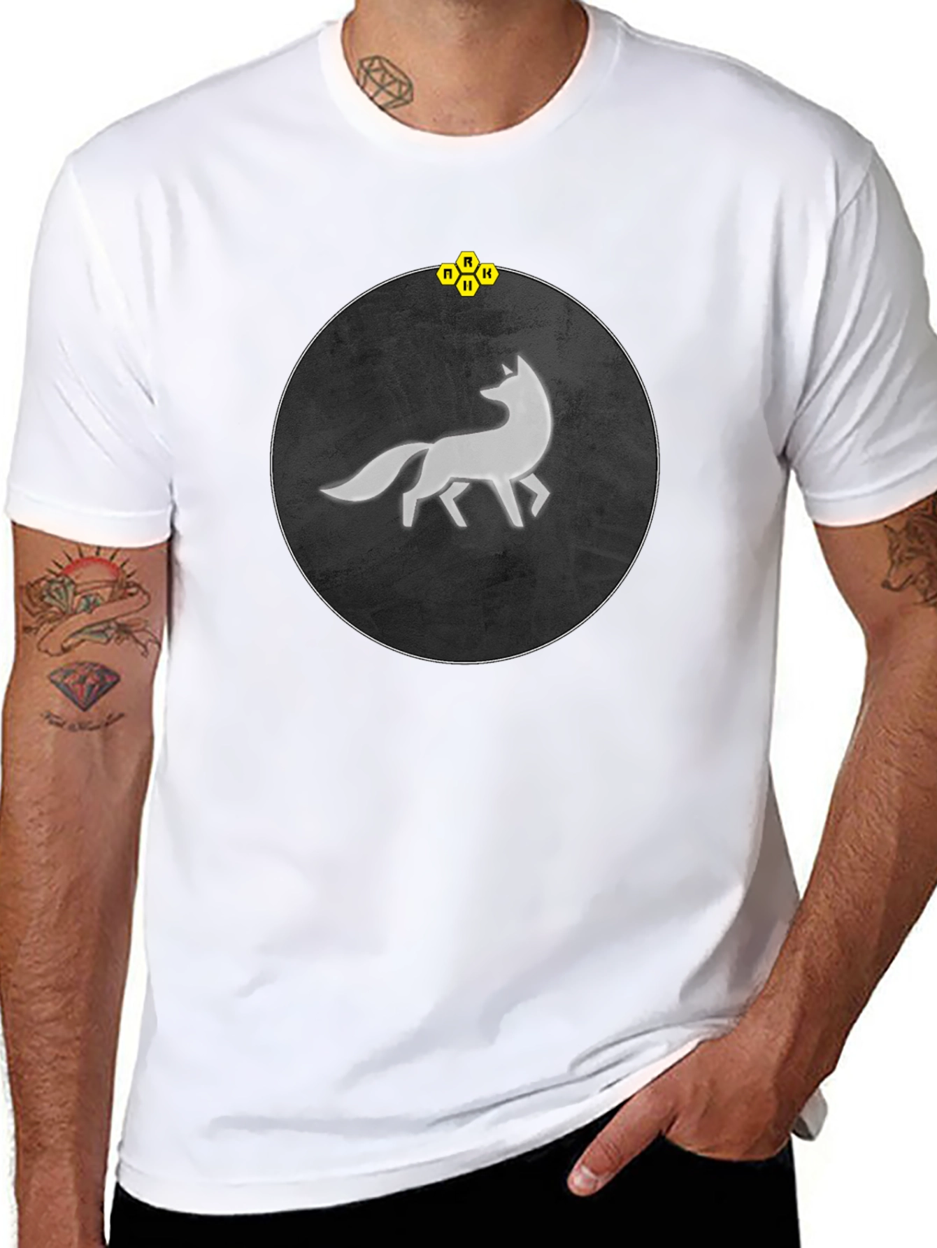 Abstract Fox Graphic Tee - Stylish Mens Black T-Shirt