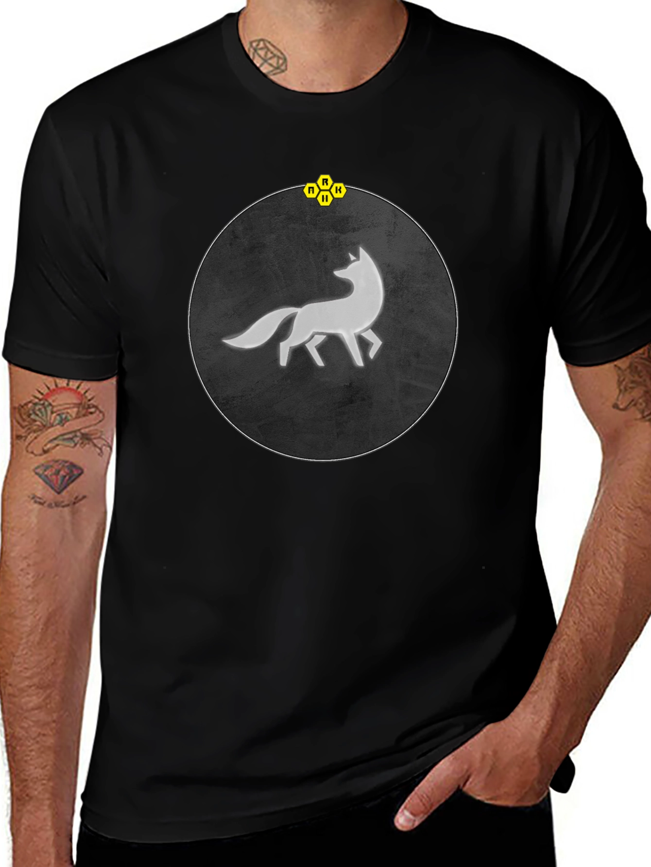 Abstract Fox Graphic Tee - Stylish Mens Black T-Shirt
