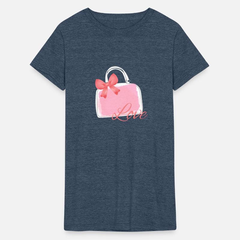 chic pink bag: love in every detail