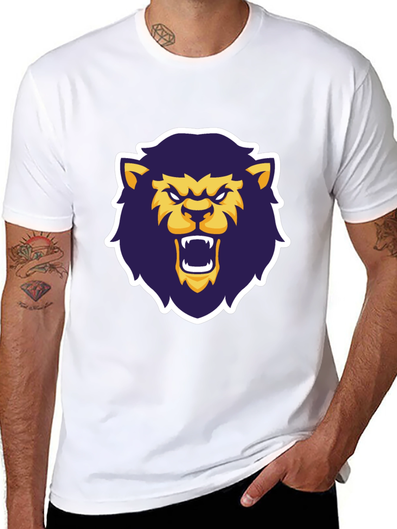 Bold Lion Graphic Tee - Black
