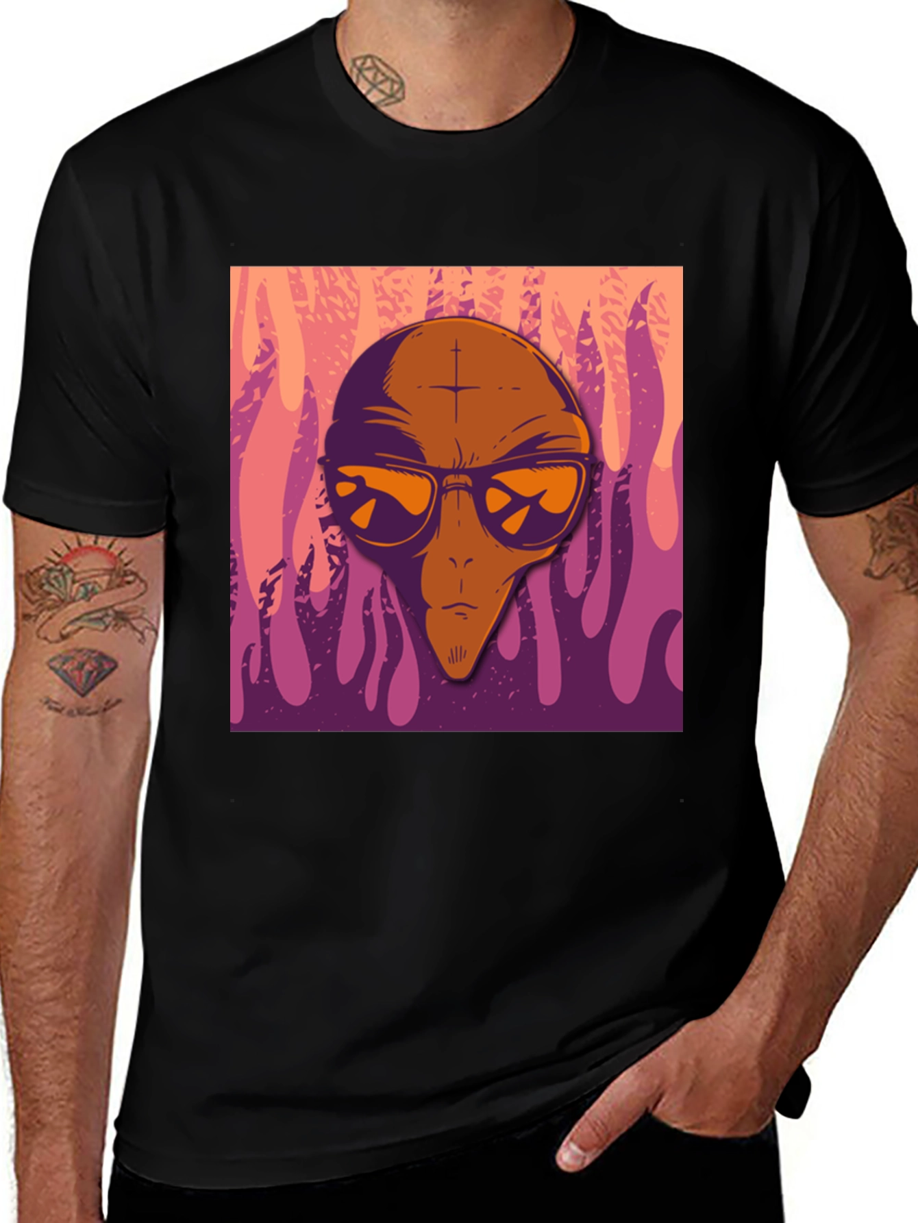 Retro Alien Graphic Tee - Cool Outer Space Design