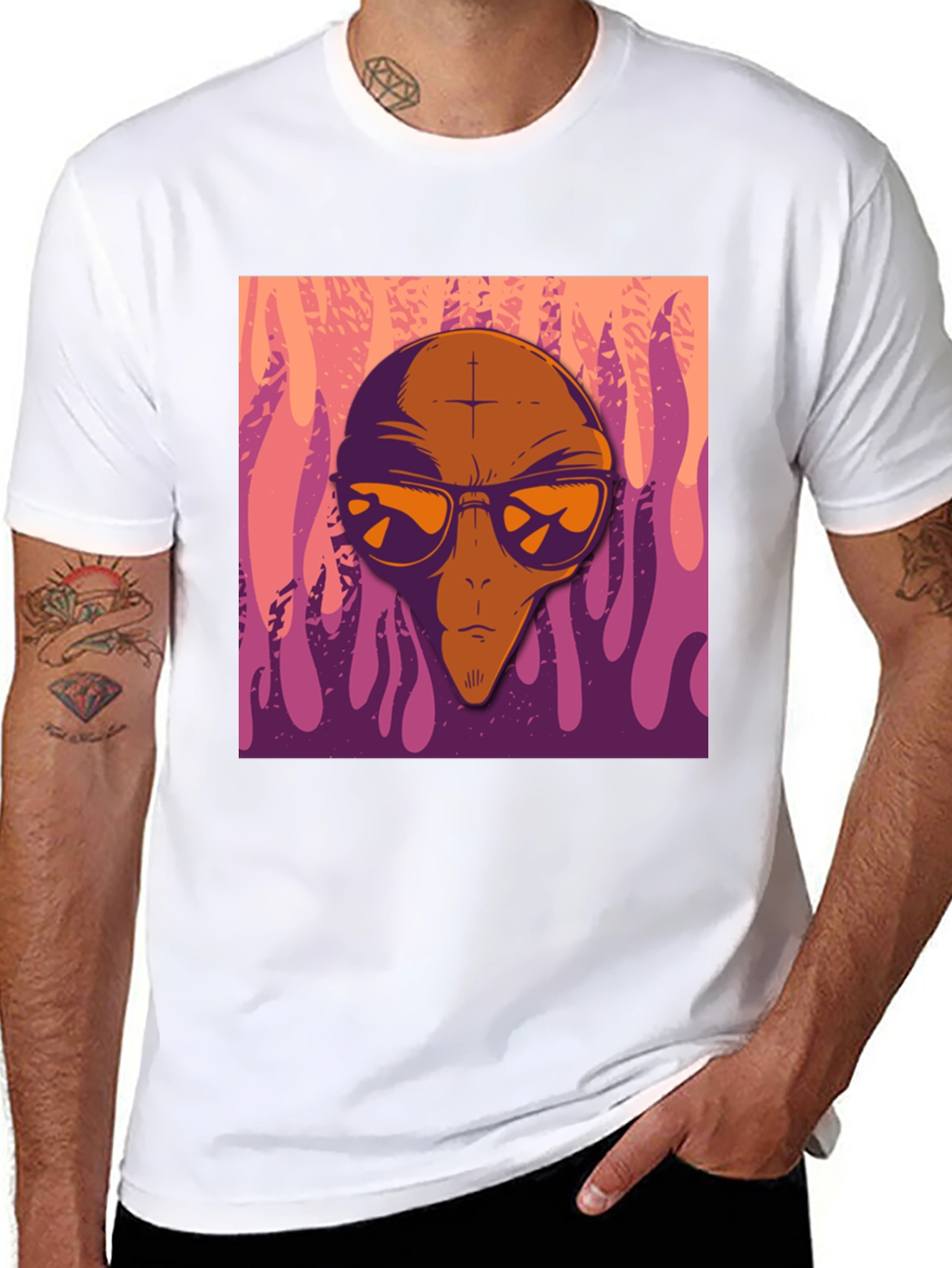 Retro Alien Graphic Tee - Cool Outer Space Design